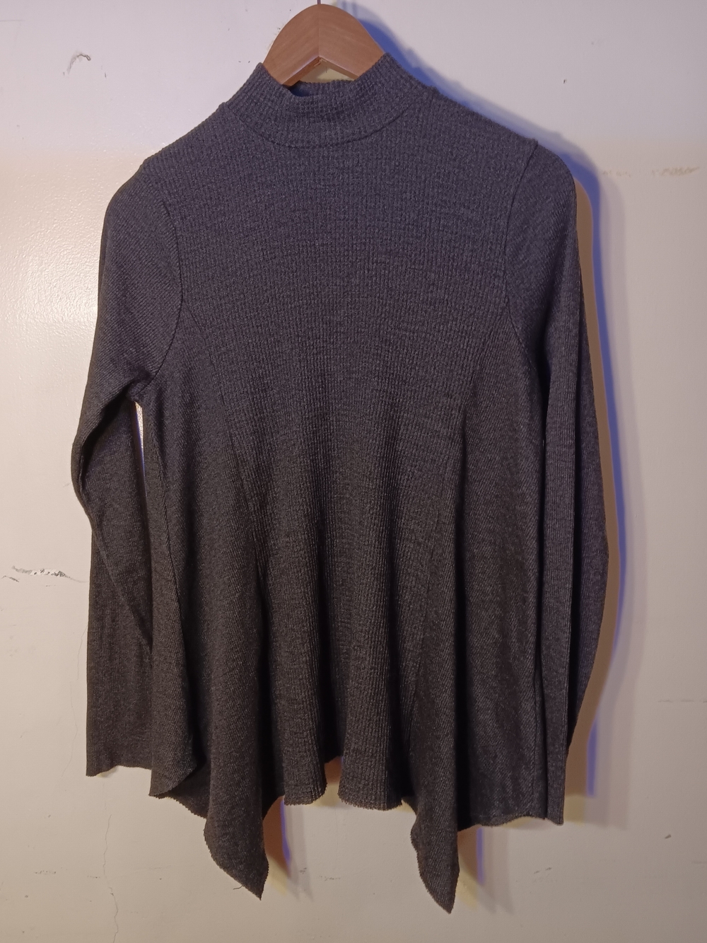 Anthropology: T.La - Ribbed Mock Neck Sweater - Charcoal Gray - XS